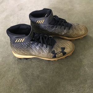 Boys baseball cleats